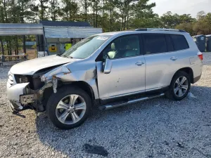 Toyota Highlander LIMITED 3.5L 6 2013