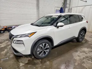 Nissan Rogue SV 2.5L 4 2021