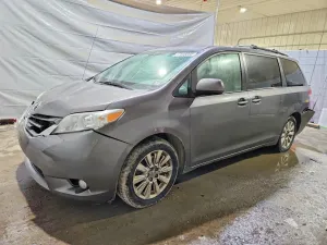 Toyota Sienna 3.5L 6 2014
