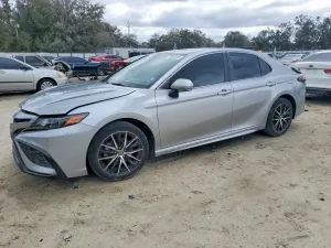 Toyota Camry SE 2.5L 4 2022