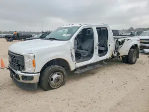 Ford F-350 6.7L 8 2023