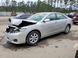 Toyota Camry BASE 2.5L 4 2010
