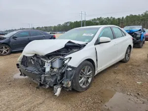 Toyota Camry LE 2.5L 4 2017