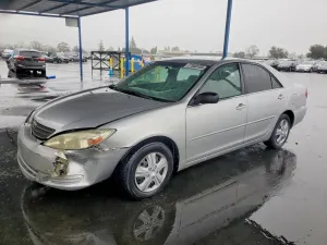 Toyota Camry LE 2.4L 4 2004