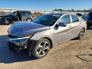 Hyundai Elantra SEL 2.0L 4 2023
