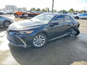 Toyota Camry LE 2.5L 4 2022
