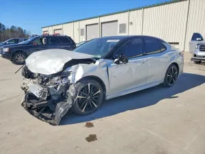 Toyota Camry XSE 2.5L 4 2020