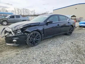Nissan Altima SR 2.5L 4 2022