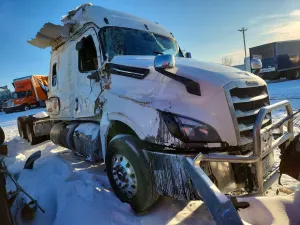 Freightliner Cascadia 12.8L 6 2023