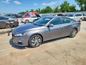 Nissan Altima S 2.5L 4 2021