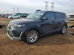 Kia Soul LX 2.0L 4 2023