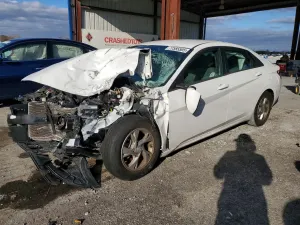 Hyundai Elantra SE 2.0L 4 2021