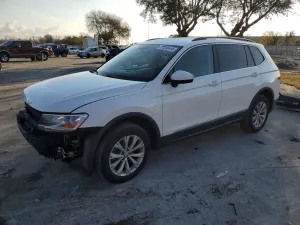 Volkswagen Tiguan SE 2.0L 4 2018