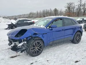 Porsche Macan 2.0L 4 2024