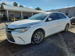 Toyota Camry LE 2.5L 4 2015