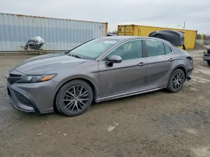 Toyota Camry SE 2.5L 4 2021