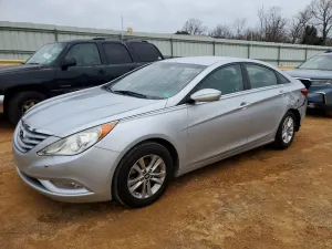 Hyundai Sonata GLS 2.4L 4 2013