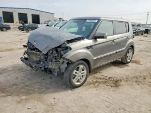 Kia Soul + 2.0L 4 2011