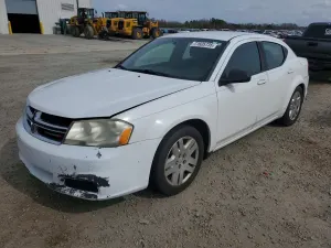 Dodge Avenger SE 2.4L 4 2013