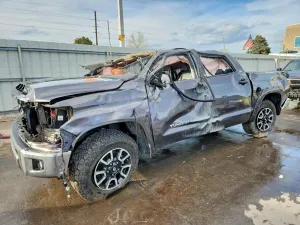 Toyota Tundra CREWMAX SR5 5.7L 8 2019