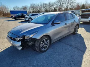 Kia Cerato / Forte / K3 2 L 4 2023