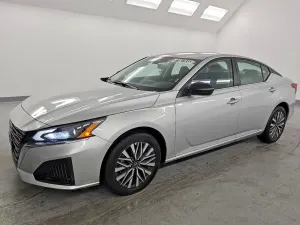 Nissan Altima 2.5L 4 2025