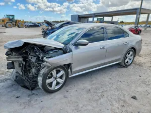 Volkswagen Passat SE 2.5L 5 2012