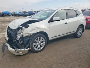 Nissan Rogue S 2.5L 4 2013