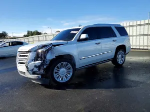 Cadillac Escalade PLATINUM 6.2L 8 2016