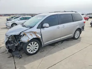 Toyota Sienna 3.5L 6 2015