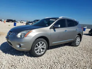 Nissan Rogue S 2.5L 4 2013