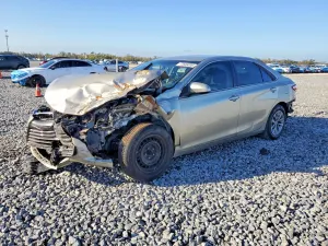 Toyota Camry LE 2.5L 4 2017