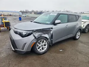 Kia Soul LX 2.0L 4 2025