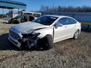 Ford Fusion SE 2.5L 4 2013