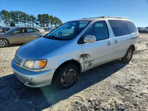 Toyota Sienna LE 3.0L 6 2002
