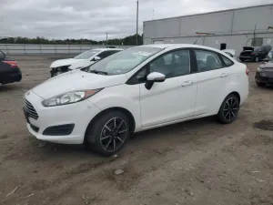 Ford Fiesta SE 1.6L 4 2015