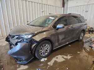 Toyota Sienna XLE 2.5L 4 2022