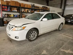 Toyota Camry BASE 2.5L 4 2011