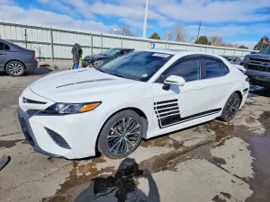 Toyota Camry SE 2.5L 4 2020
