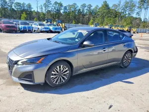 Nissan Altima SV 2.5L 4 2023
