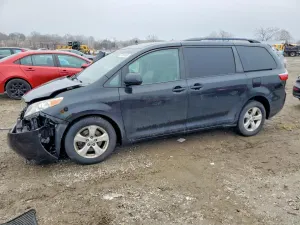 Toyota Sienna 3.5L 6 2015
