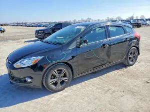 Ford Focus SE 2.0L 4 2014