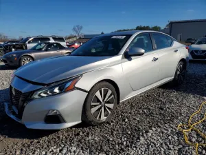 Nissan Altima SV 2.5L 4 2021