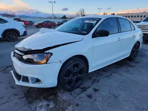 Volkswagen Jetta BASE 2.0L 4 2014