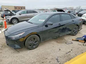 Hyundai Elantra 2.0L 4 2023