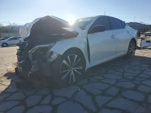 Nissan Altima SR 2.5L 4 2020