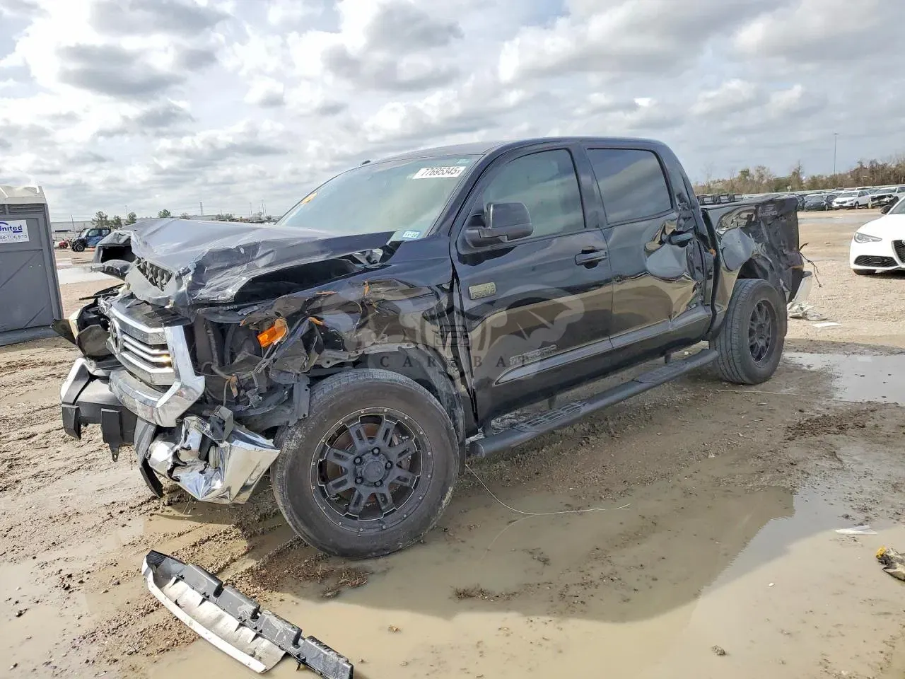Toyota Tundra CREWMAX SR5 5.7L 8 2017