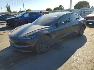 Tesla Model 3 2024