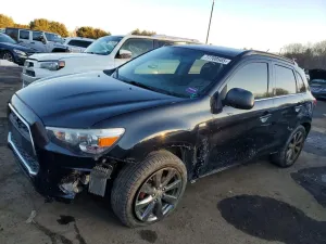 Mitsubishi Outlander LE 2.0L 4 2013
