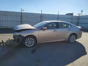 Lexus ES 300H 2.5L 4 2013